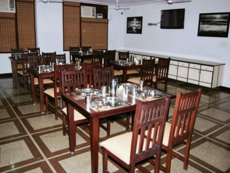 The Urmi Hotel Haridwār Eksteriør billede