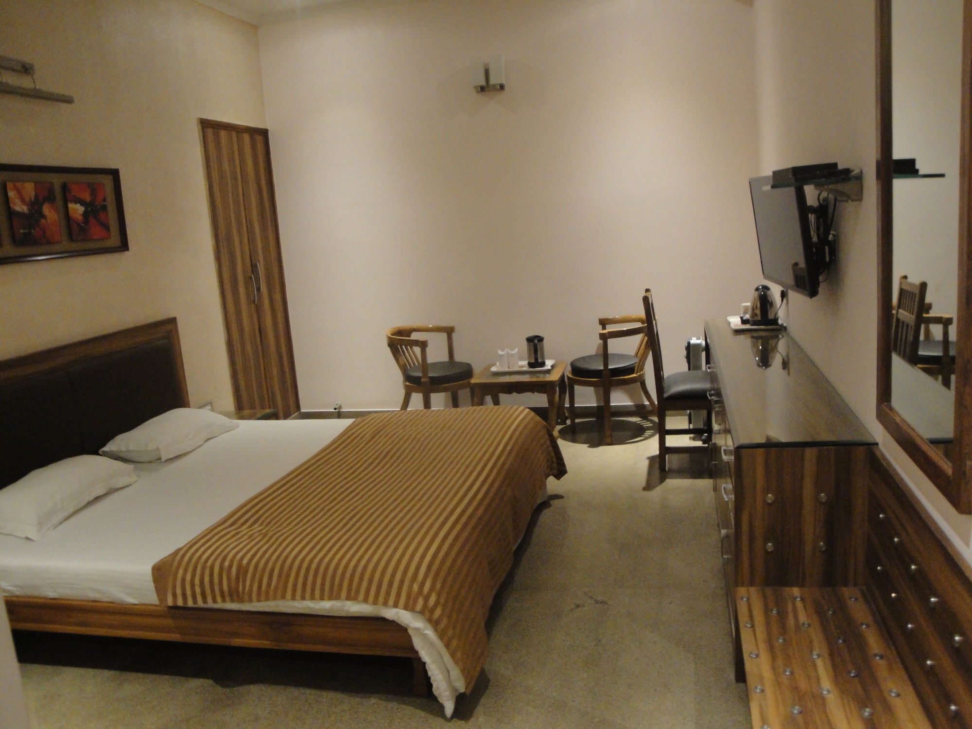 The Urmi Hotel Haridwār Eksteriør billede