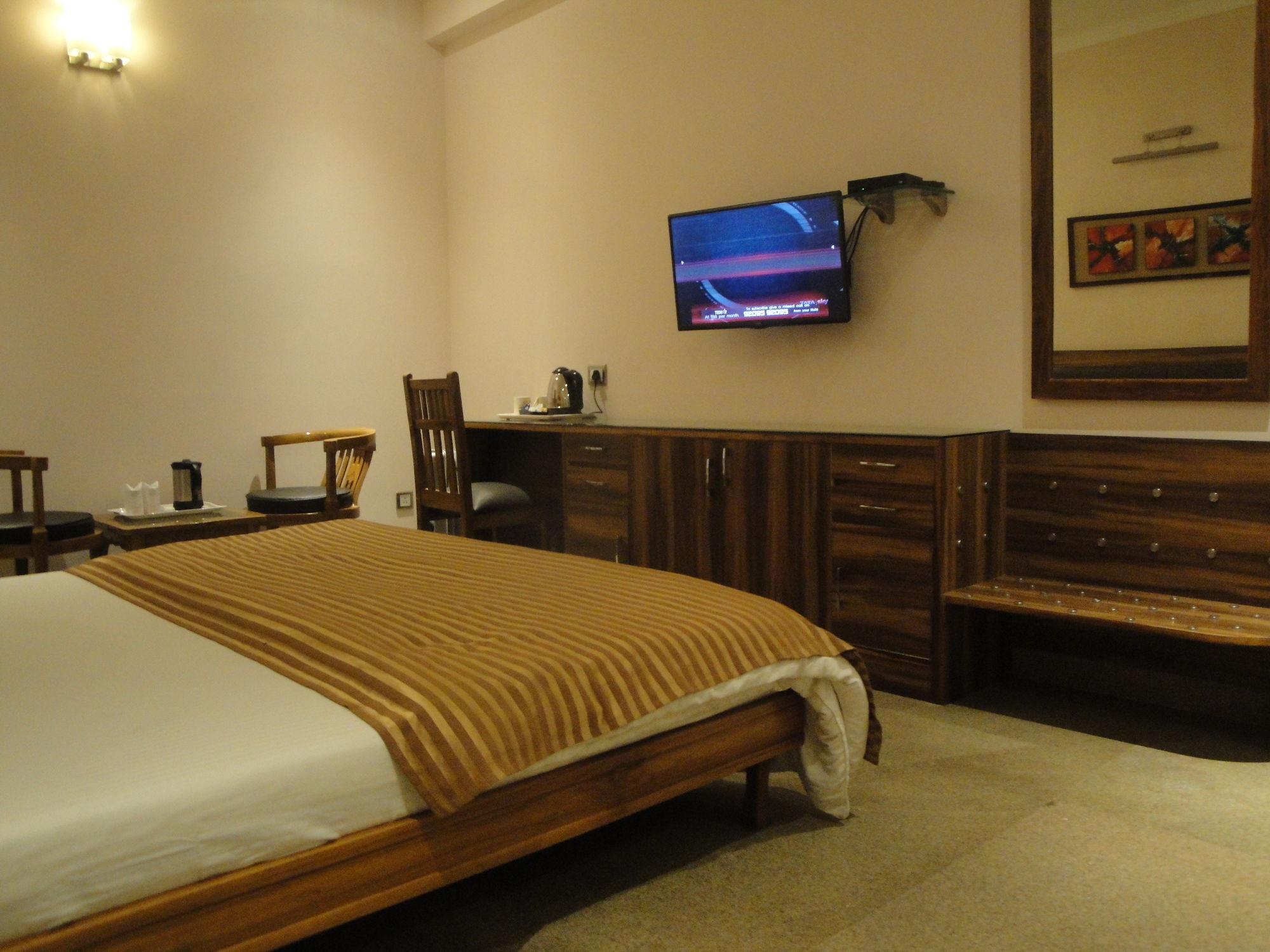The Urmi Hotel Haridwār Eksteriør billede